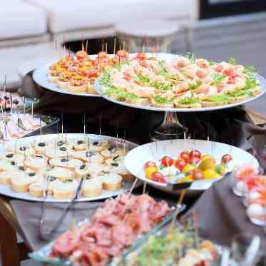 LAZOR GARDEN NAGOYA(ラソール ガーデン 名古屋) おつまみビュッフェはお酒好きのゲストにもお喜びいただけます