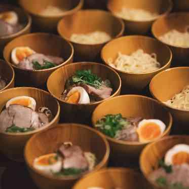 LAZOR GARDEN NAGOYA(ラソール ガーデン 名古屋) ラーメンビュッフェも人気!
男性ゲスト、女性ゲスト問わず喜ばれる演出です