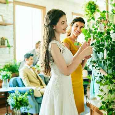 ラグナヴェール スカイテラス/エスクリウェディング インナーガーデン内の飾り付けも自由