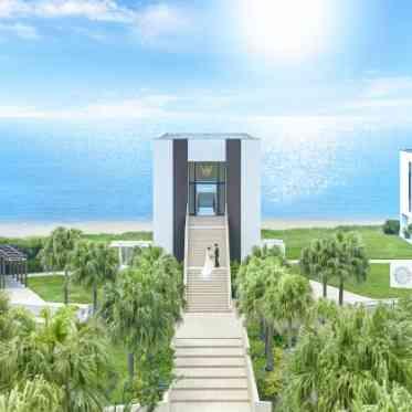 THE SURF OCEAN TERRACE(ザ サーフ オーシャン テラス) 緑に囲まれたResortな非日常空間が広がる