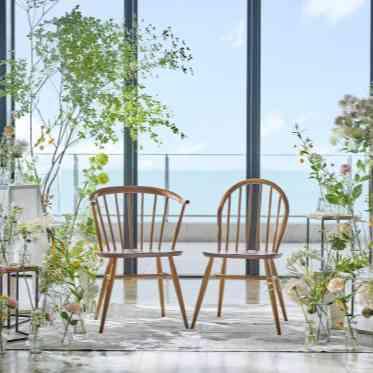 THE SURF OCEAN TERRACE(ザ サーフ オーシャン テラス) オーシャンビューを背景に、ふたりだけのフラワースタイルが咲き誇る