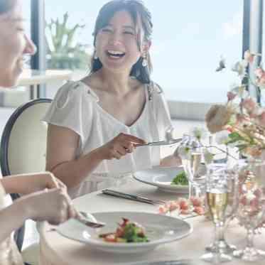 THE SURF OCEAN TERRACE(ザ サーフ オーシャン テラス) 美しい景色と美味しいお料理をゲストにおもてなし