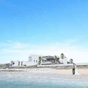 THE SURF OCEAN TERRACE（ザ サーフ オーシャン テラス） 海での前撮りも可能♪海まで30秒の絶景