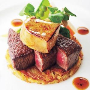 THE SURF OCEAN TERRACE(ザ サーフ オーシャン テラス) ソースもおふたりのお好みに合わせてご提案♪山葵と岩塩でシンプルに召し上がるのも◎