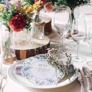 アルカーサル迎賓館 川越 クロスやナフキン、ペーパーアイテムで華やかさを表現