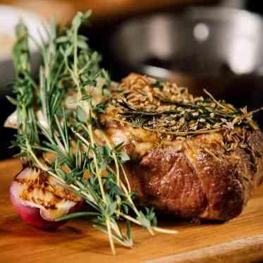 アルカーサル迎賓館 川越 やわらかいお肉を頬張ると、スパイスがふわりと香ります。