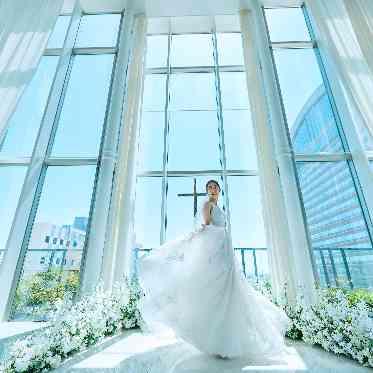 アヴァンセ リアン 大阪 溢れる自然光がドレス姿を輝かせてくれる
