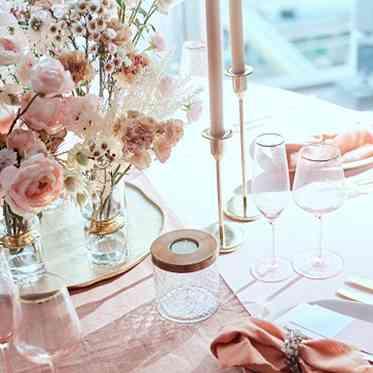 アヴァンセ リアン 大阪 ホワイトゴールドの会場にはピンクも似合う