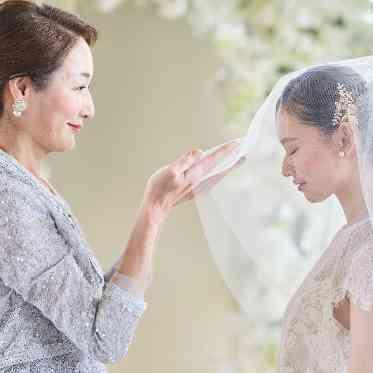 THE LANDMARK SQUARE OSAKA (ザ ランドマークスクエア オオサカ) 親子の絆感じるベールダウンのひととき