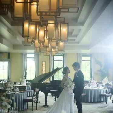 THE LANDMARK SQUARE OSAKA (ザ ランドマークスクエア オオサカ) シャンデリアが特徴的な会場