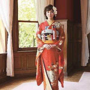 THE LANDMARK SQUARE OSAKA (ザ ランドマークスクエア オオサカ) 大きな菊があしらわれたお着物