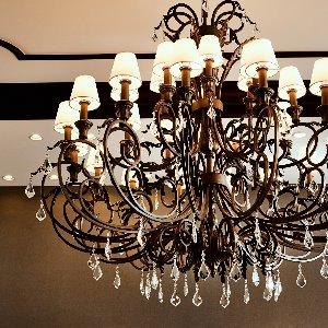 グラン ブリエ 東京(GRAND BRILLER TOKYO) 壮大なシャンデリアがお出迎え