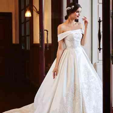 ホテルモントレ姫路 ウエディングドレス「Jena」