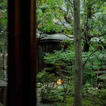 THE HIGASHIYAMA CLUB by HAPPO-EN(旧: 京都祝言 SHU:GEN ) 館内からの景色までもがおもてなしの1つに