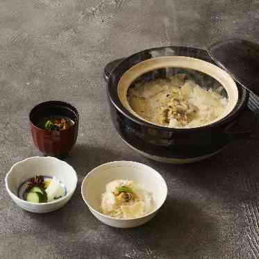 THE HIGASHIYAMA CLUB by HAPPO-EN(旧: 京都祝言 SHU:GEN  ) ゲストの五感を満たす、静寂と洗練が息づく「KYOTO CUISINE」
