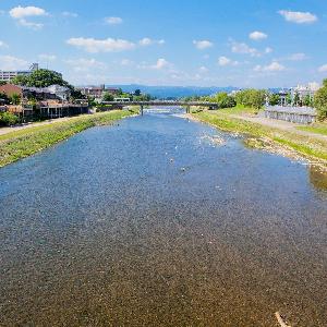 鴨川と高瀬川の間に佇む貸切邸宅。