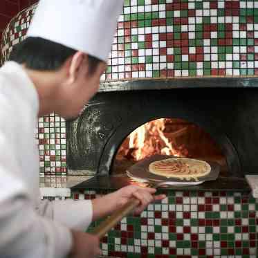 HORIZON BLEU（オリゾンブルー）　●BRASSグループ ピザも会場内のキッチンで手作りなので素材・味の安心感があると好評