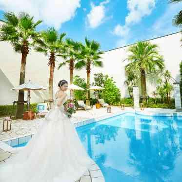 The Palm Garden(ザ・パームガーデン)<エルフラットグループ> 専用のプール付きガーデンはパーティ会場とひと続き!