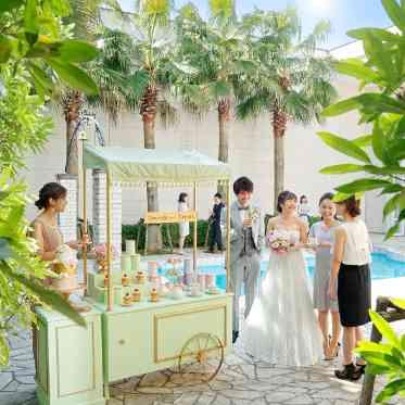 The Palm Garden(ザ・パームガーデン)<エルフラットグループ> ガーデンではスイーツビュッフェなどを自由に楽しんで