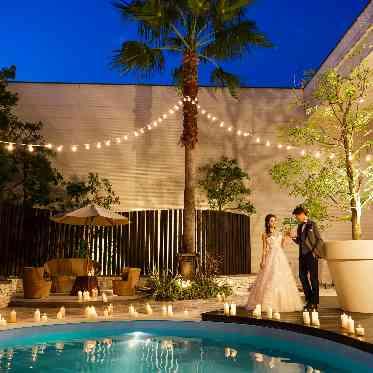 The Palm Garden（ザ・パームガーデン）＜エルフラットグループ＞ 夜はライトアップでより素敵なプライベート空間に