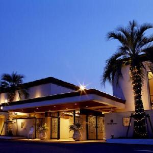 The Palm Garden(ザ・パームガーデン)<エルフラットグループ> 落ち着いた印象のナイトシーン