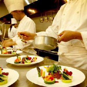 The Palm Garden(ザ・パームガーデン)<エルフラットグループ> オープンキッチンでお料理の演出を楽しんで