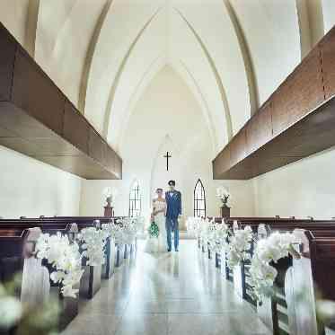 南青山サンタキアラ教会 南イタリアの教会を譲り受けた、由緒ある本格チャペル