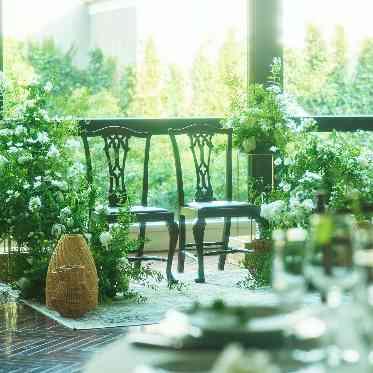 南青山サンタキアラ教会 抜け感のある空間で、ゲストもリラックス