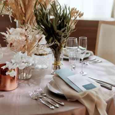 南青山サンタキアラ教会 ドライフラワーをつかったコーディネート