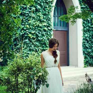 南青山サンタキアラ教会 まるで軽井沢のような緑が都心でも感じられる非日常的な空間