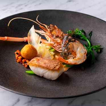 南青山サンタキアラ教会 縁起の良い海老に末永いお二人のお幸せを願って。