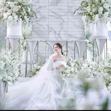 ノートルダム大阪ONE/FIVESTAR WEDDING フォトスポットとしても美しい教会