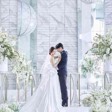 ノートルダム大阪ONE/FIVESTAR WEDDING 天空チャペルでゲストからの祝福を