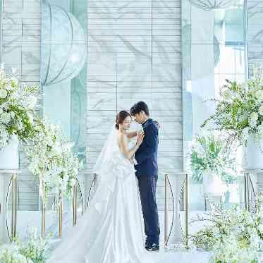ノートルダム大阪ONE/FIVESTAR WEDDING 天空チャペルでゲストからの祝福を