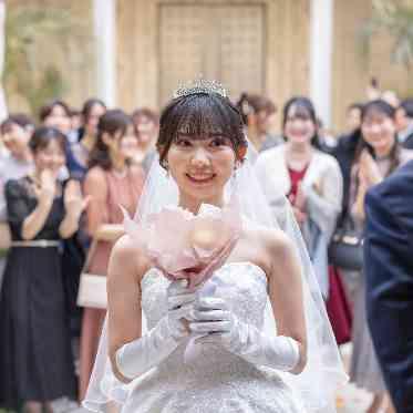 ノートルダム大阪ONE/FIVESTAR WEDDING ブーケトスやプレゼントトス、盛り上がる演出をご提案いたします！