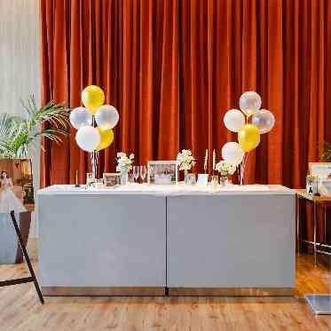 ノートルダム大阪ONE/FIVESTAR WEDDING ホワイエスペースも華やかに☆