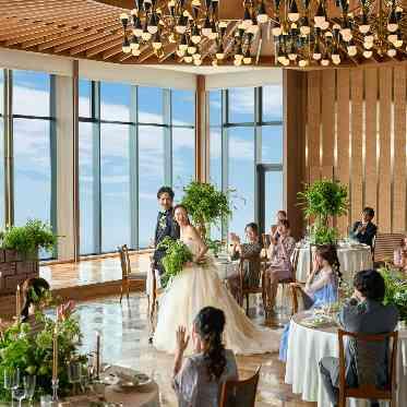 大切なゲストに祝福されて入場