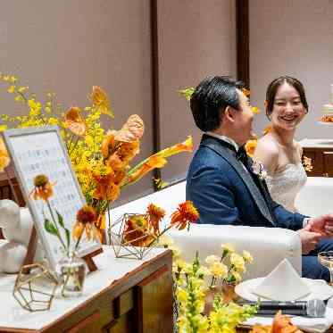 ノートルダム大阪ONE/FIVESTAR WEDDING カジュアルな雰囲気のソファコーディネートも人気です!