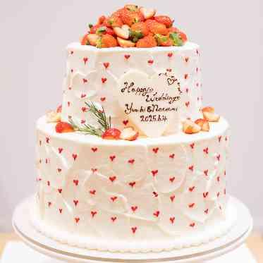 ノートルダム大阪ONE/FIVESTAR WEDDING キュートなウェデングドレスケーキも相性バッチリ！