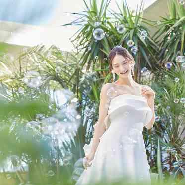 ノートルダム大阪ONE/FIVESTAR WEDDING 空と緑が広がるガーデンでアフターセレモニーをイメージ!