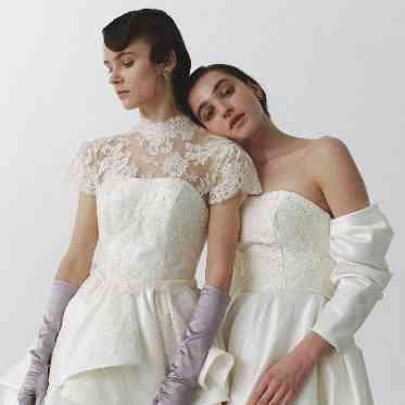 上質な生地で洗練された大人な雰囲気を表現