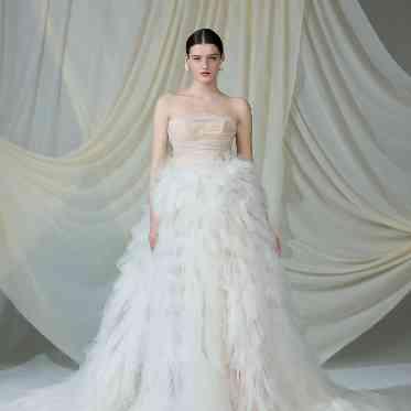 動くたびに美しく動くデザイン