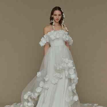 華やかで美しいデザイン