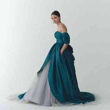 見る確度によって表情が変わる