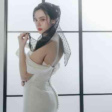 古宇利島 空と海のウェディング / ワタベウェディング リゾートウェディングのための理想的な衣裳