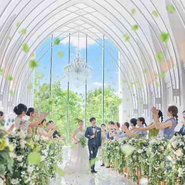 ララシャンスOKAZAKI迎賓館 挙式後はフラワーシャワー