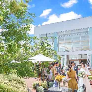 ララシャンスOKAZAKI迎賓館 ガーデンではデザートビュッフェなどの演出ができる