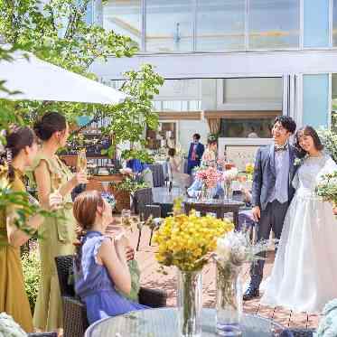 ララシャンスOKAZAKI迎賓館 テラスではデザートビュッフェなどの演出ができる