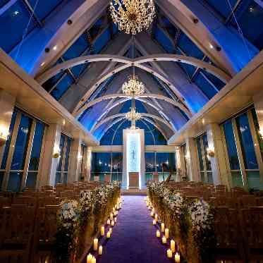 エルシオン KISARAZU ナイトウェディングでは神秘的な雰囲気を演出