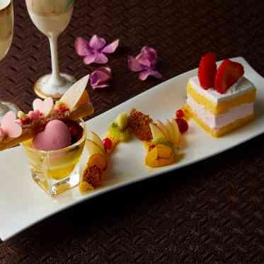 エルシオン KISARAZU 料理長自慢のデザート 小さな果実